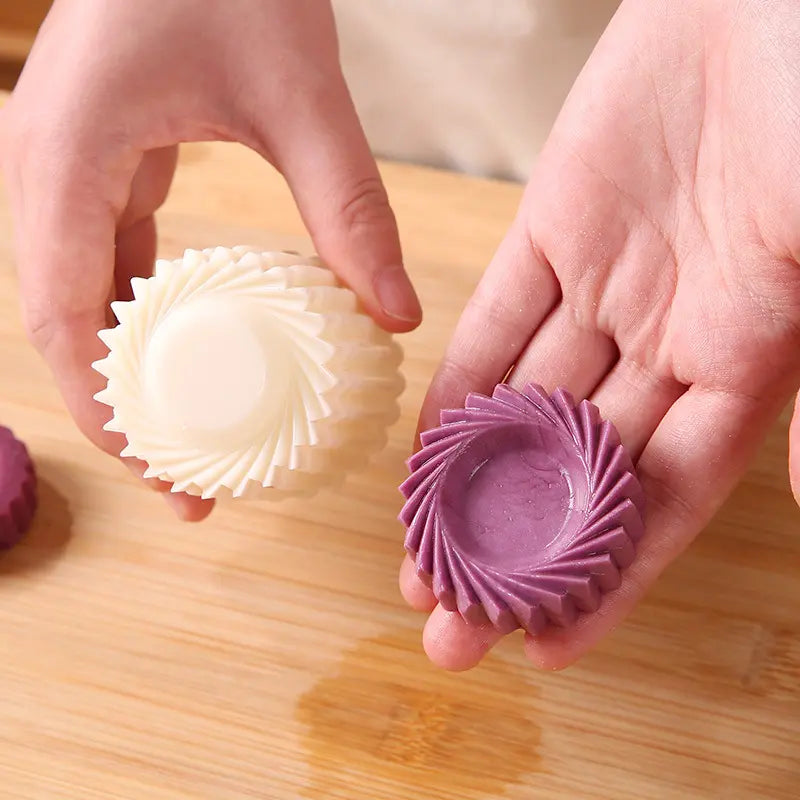 4-in-1 Stackable Mooncake &amp; Pastry Mold Set